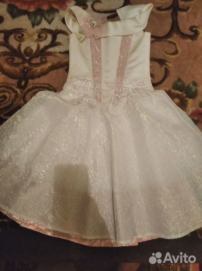 Нарядное платье для девочки
