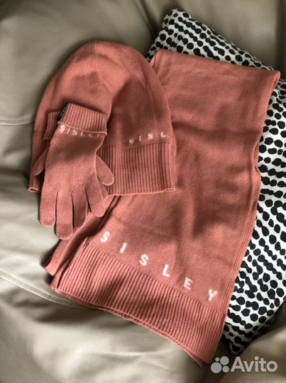 Комплект шапка, шарф, перчатки Sisley