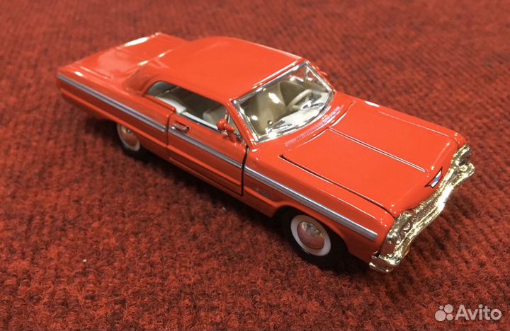 Модель автомобиля 1:38 Chevrolet Impala 1964г