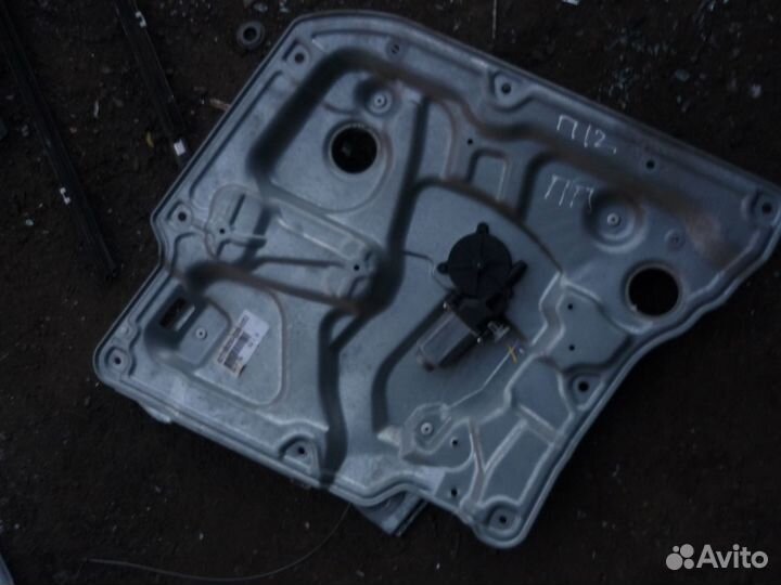 Стеклоподъемник передний правый Ниссан Примера П12