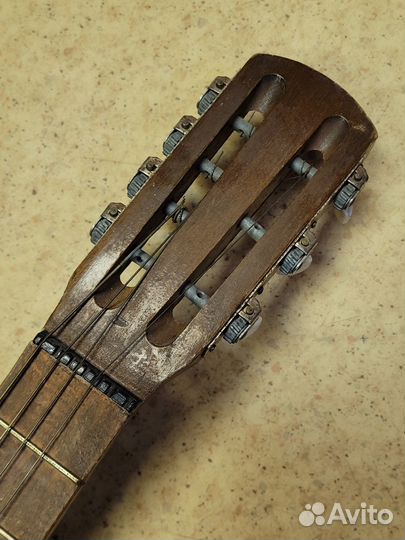 Акустическая гитара