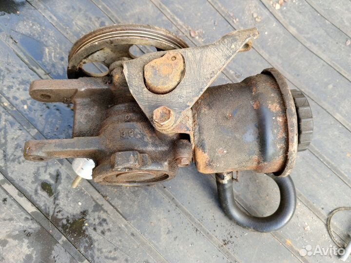 Насос гидроусилителя на Тойота Карина Е