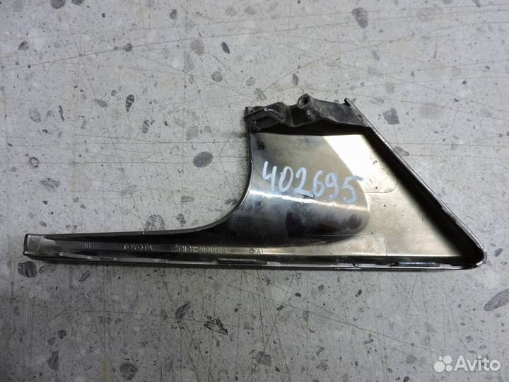 Рамка противотуманной фары левой Toyota Land Cruis