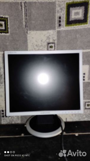 Монитор Samsung