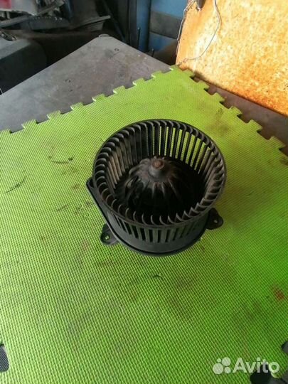 Моторчик печки Пежо 406