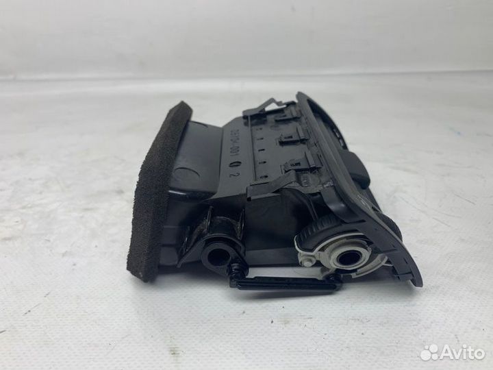 Дефлектор правый Volkswagen Passat B6 2.0 2008