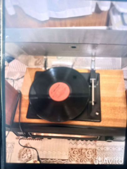 Виниловый проигрыватель