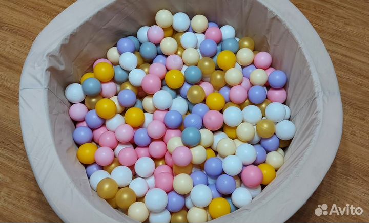 Сухой бассейн с шариками