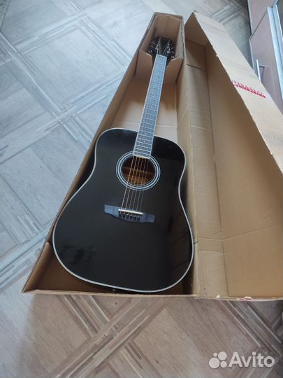 Новая гитара Flight /ель/красное дерево/ обмен