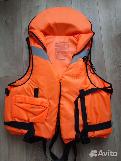 Спасательный жилет бу