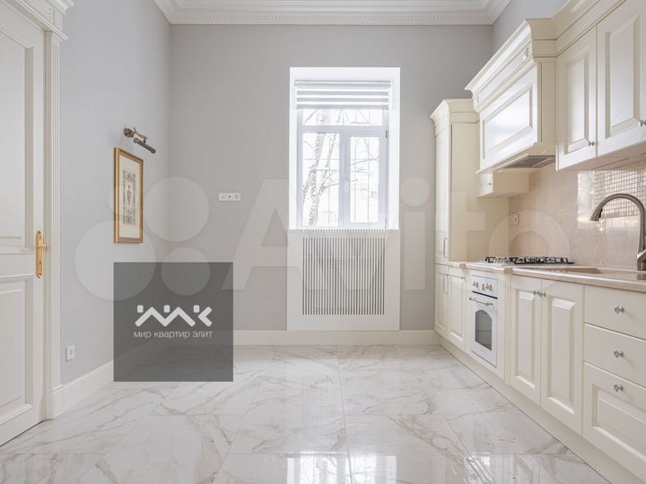 2-к. квартира, 57,3 м², 1/2 эт.