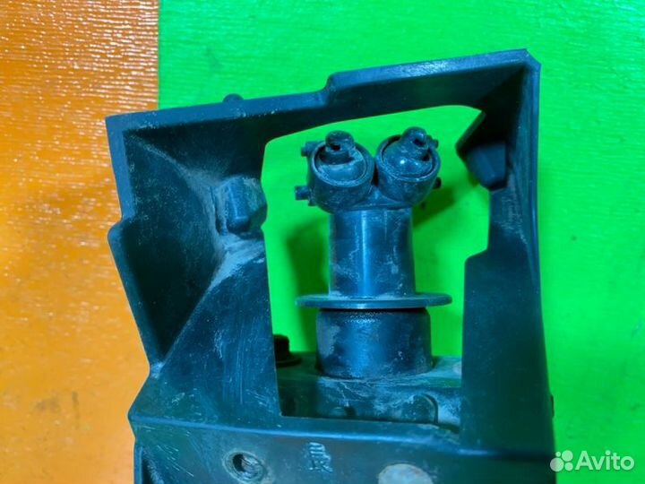 Форсунка омывателя фар левая Mazda 3 BK хэтчбек LF