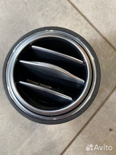 Дефлектор воздушный правый Mercedes-Benz S-Class