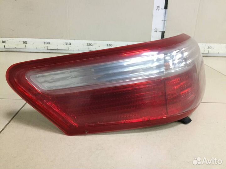 Фонарь задний наружный левый Toyota Camry V40 2006-2011