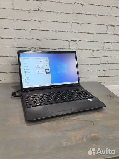 Ноутбук Samsung 300E5A 15.6