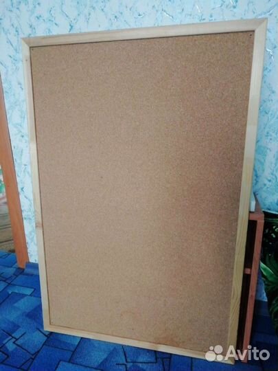 Пробковая доска 63х93см