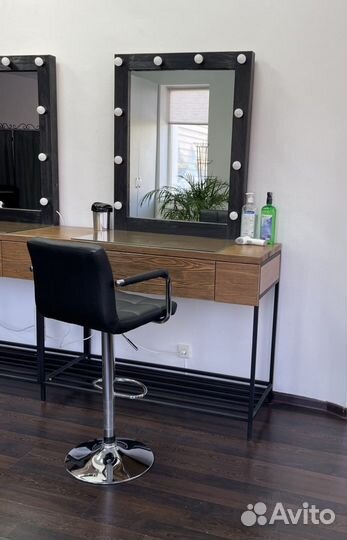 Рабочее место в аренду (около ТЦ Три Кота)