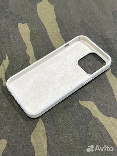 Чехол на iPhone 13 pro белый