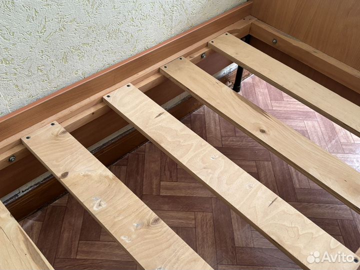 Кровать односпальная