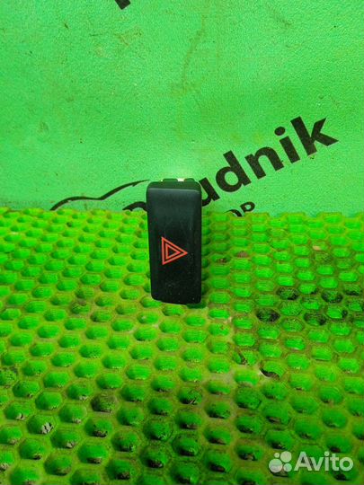 Кнопка аварийной сигнализации Nissan X-Trail