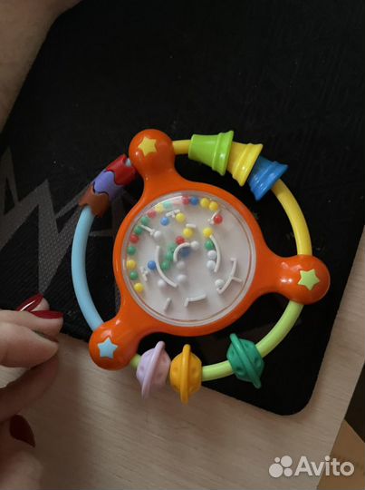 Игрушки для малыша до года
