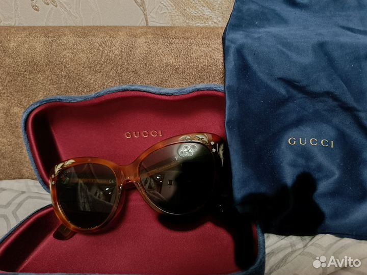 Солнцезащитные очки Gucci