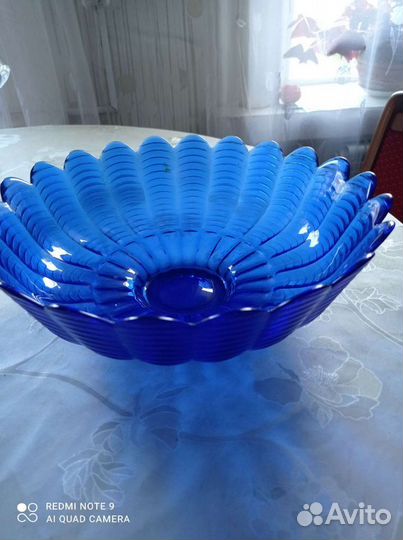 Ваза из цветного стекла