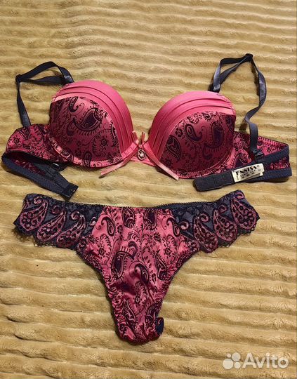 Комплект нижнего белья и сорочка