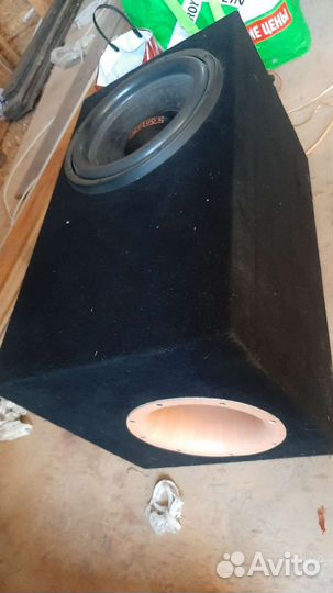 Автомобильный сабвуфер