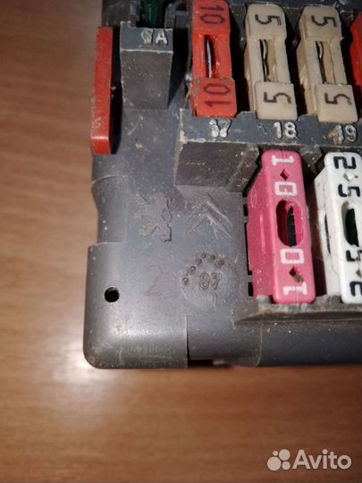 Блок предохранителей Peugeot 406