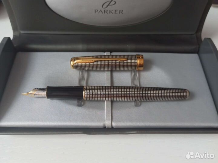 Перьевая серебряная ручка Parker Sonnet F534