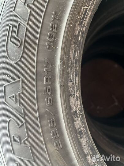 Goodyear UltraGrip 500 225/65 R17