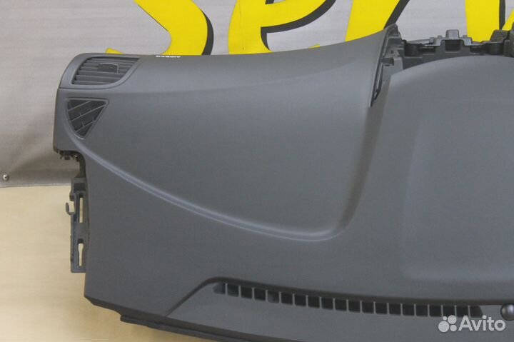 Торпедо Hyundai Solaris панель парприз