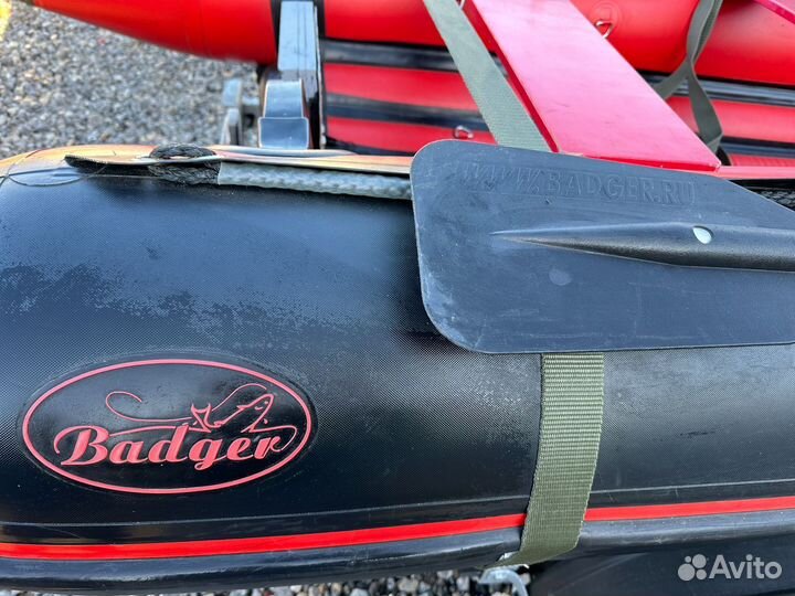 Продам лодку Badger