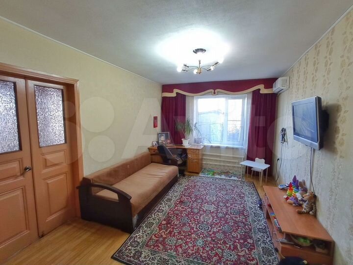 3-к. квартира, 90 м², 1/1 эт.