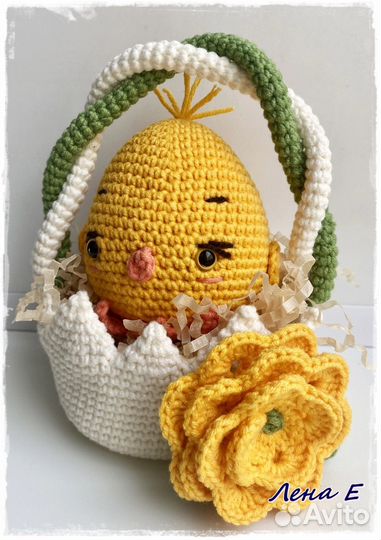 Цыпленок в корзинке