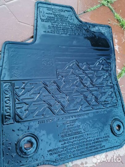 Автомобильные коврики резиновые