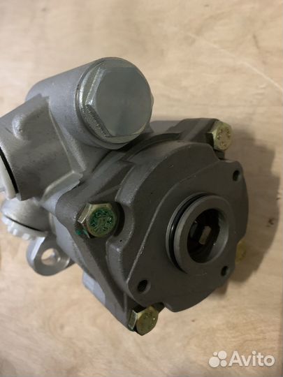 Насос гур на iveco Cursor 13