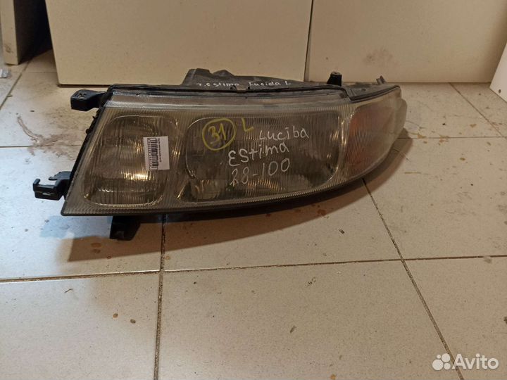 Фара Toyota Estima lucida
