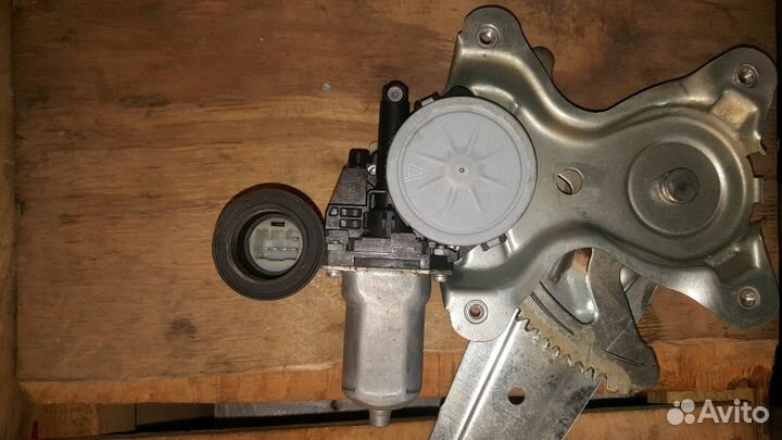 Стеклоподъемник