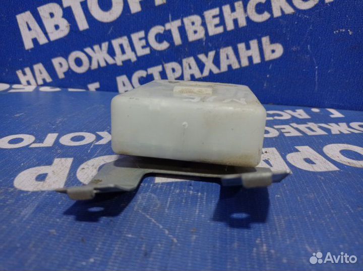 Блок управления центральным замком Nissan Almera