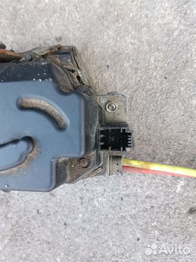 Замок багажника Мерседес ML164