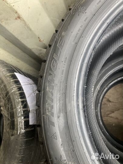 Triangle Snowlink TWT02 245/45 R18