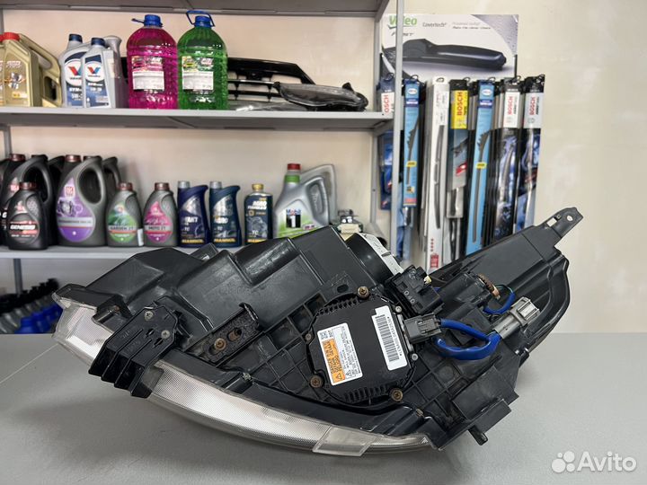 Фара ксенон передняя правая Nissan Teana J32 седан