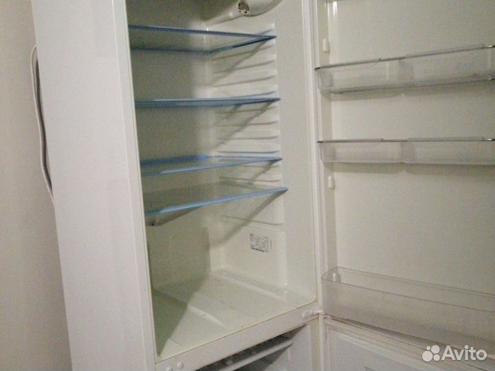 Холодильник Indesit