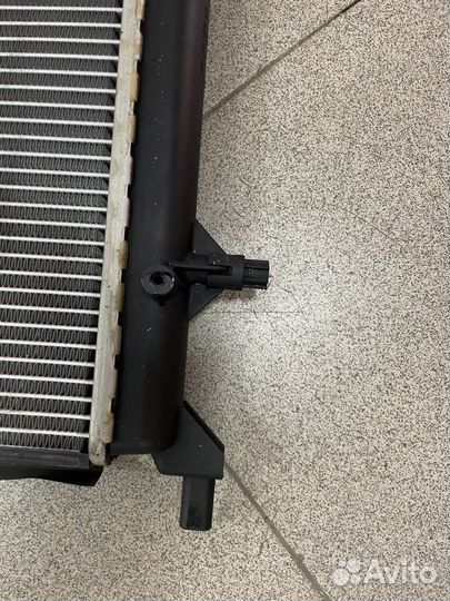 Радиатор охлаждения audi a3 1K0121251E