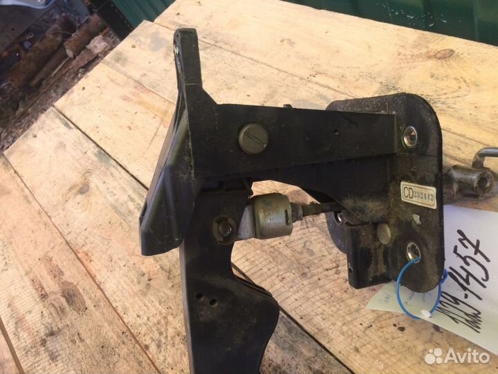 Педаль сцепления в сборе Chevrolet Lacetti