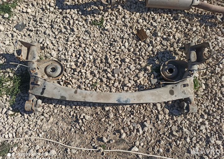 Балка задняя Toyota Noah Voxy R60