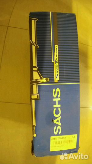 Амортизатор правый новый Toyota Yaris 2 (P90)