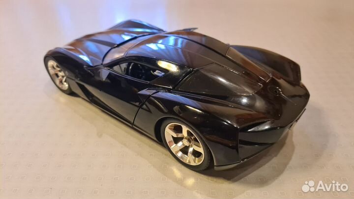 Коллекционная модель 1 /18